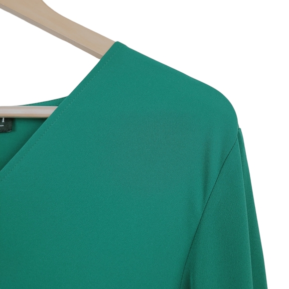 Eloquii Twist-Front Peplum Blouse Top Size 18 Kelly Green Surplice Snap-Front - Picture 5 of 12